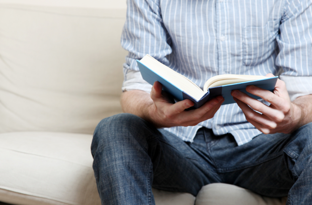 本を読む人