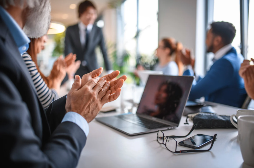 講師をしている人